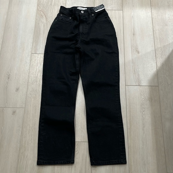 ABERCROMBIE & FITCH :: JEANS - Picture 1 of 13